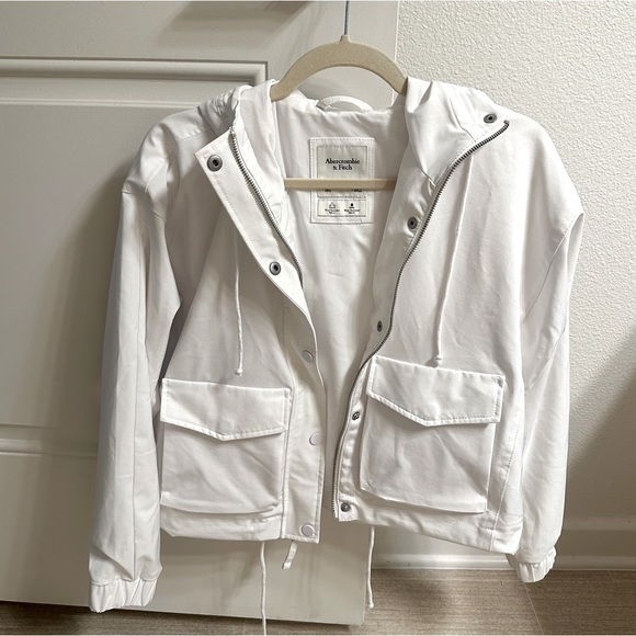 Abercrombie & Fitch Jackets & Blazers - nwot Abercrombie & fitch white traveler jacket